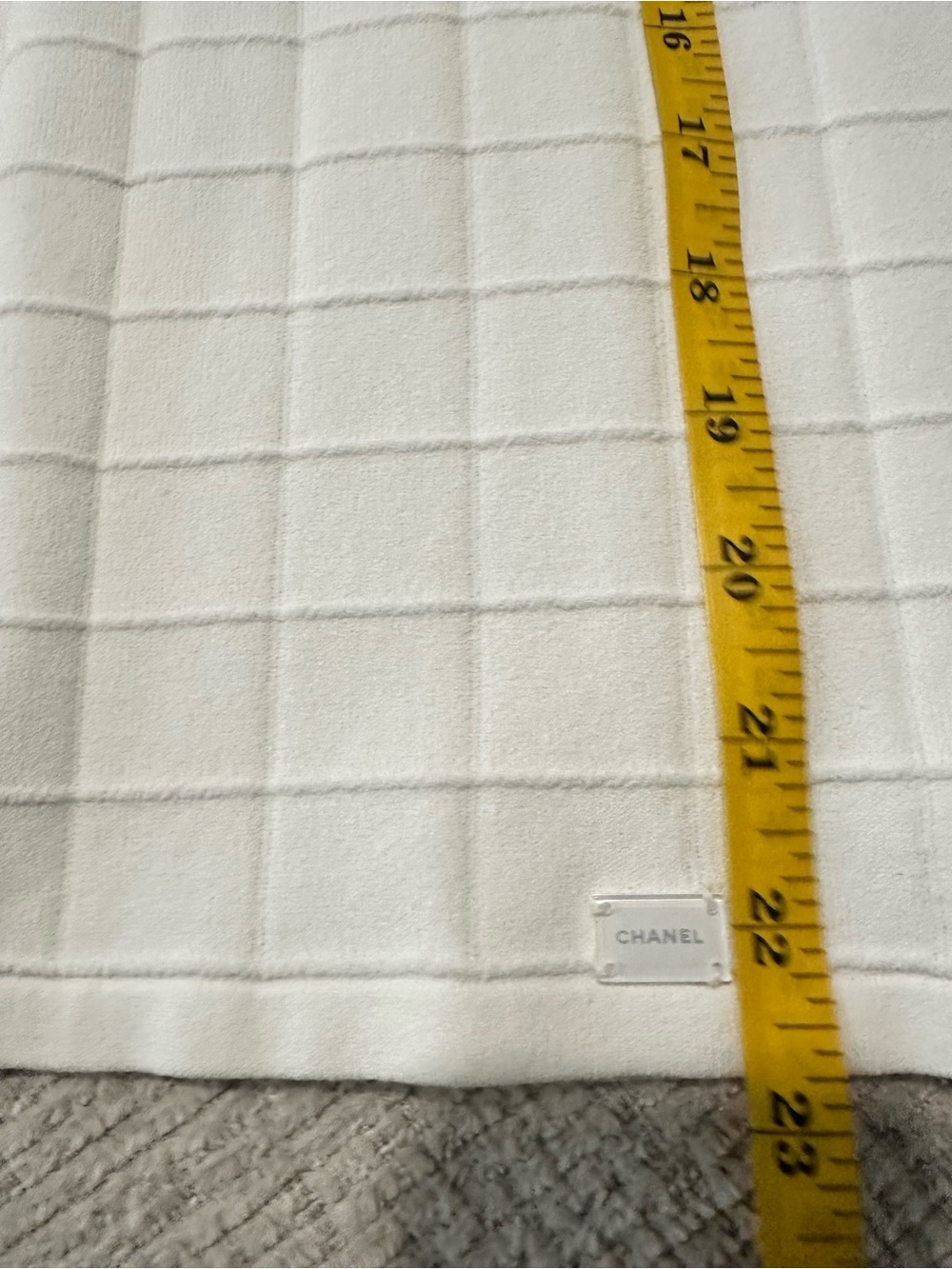 CHANEL Classic White Grid-
Texture Short Sleeve Top - Picture 8 of 9